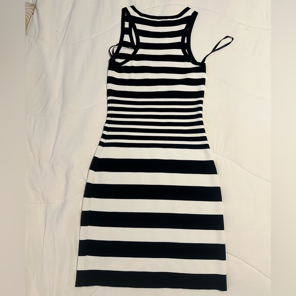 NWOT BEBE Black & White Striped Bodycon Dress🖤🤍 - Picture 6 of 7